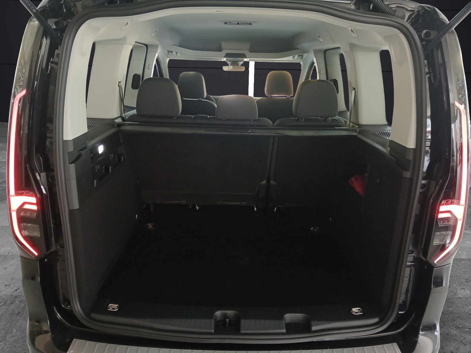 Fahrzeugabbildung Volkswagen Caddy TSI Life DSG CC, PDC, LED, Navi, RFK