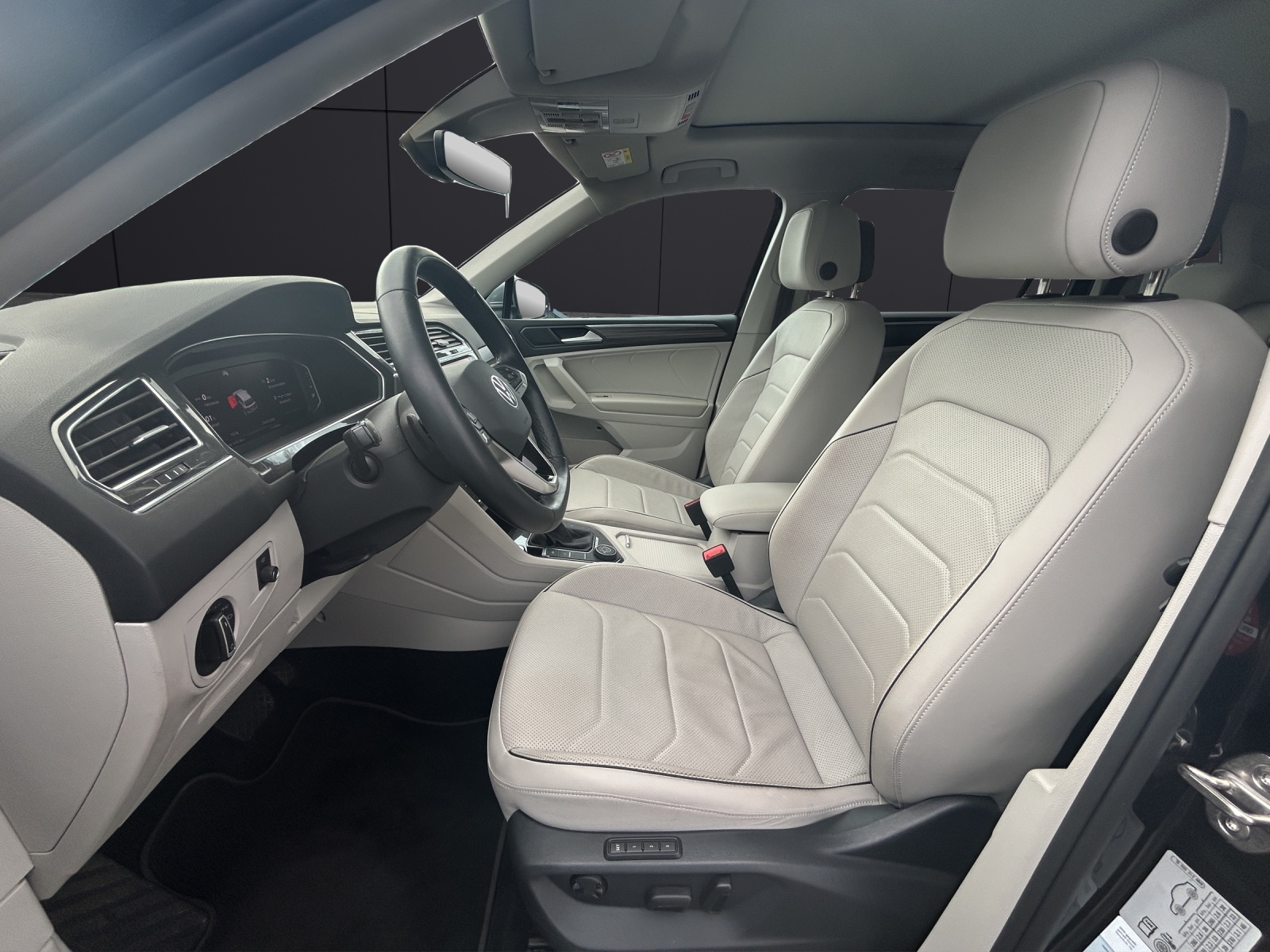 Fahrzeugabbildung Volkswagen Tiguan Allspace Elegance 4M TDI DSG IQ.Light ACC AHK PANO HuD SH 360°