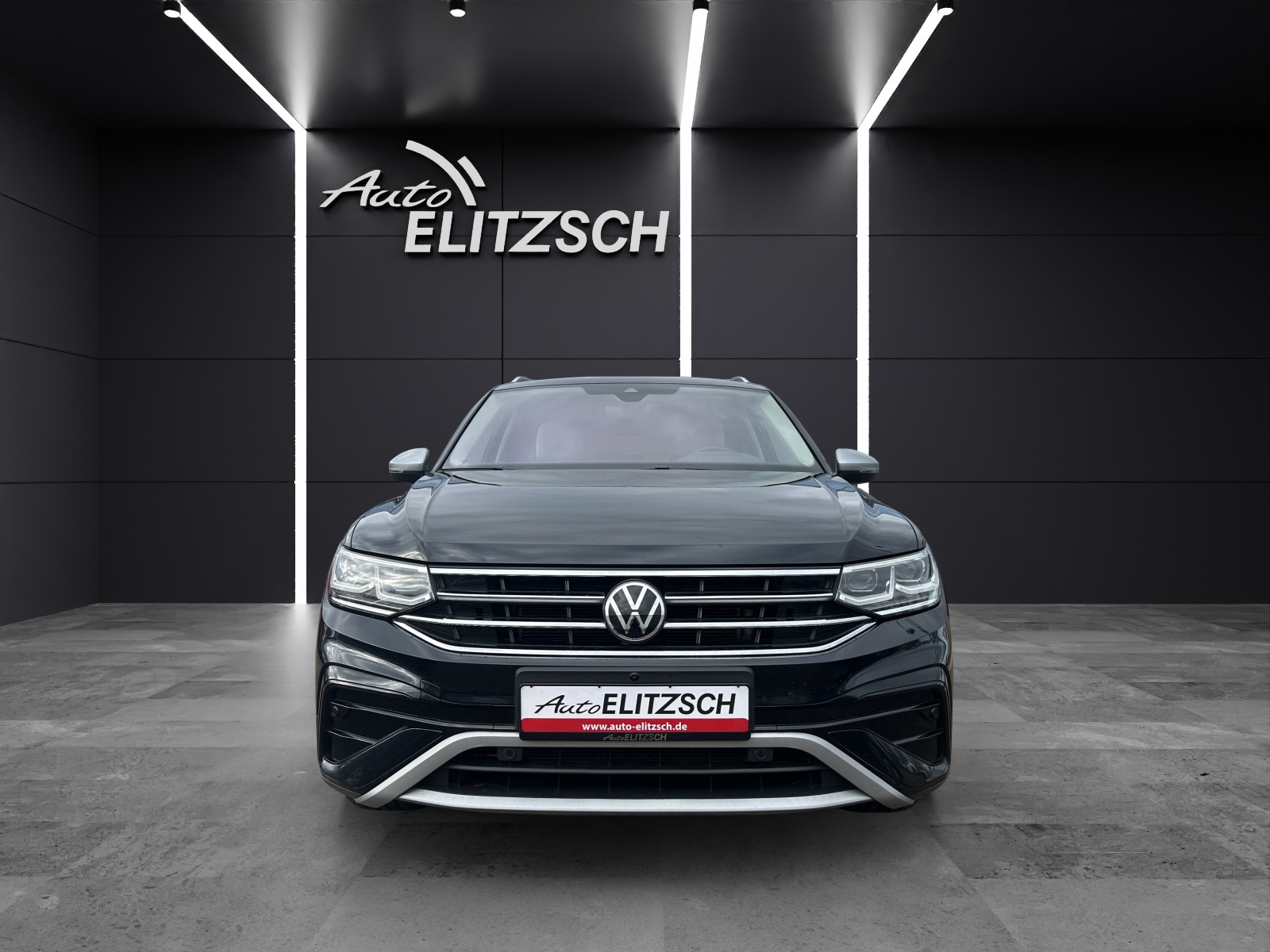 Fahrzeugabbildung Volkswagen Tiguan Allspace Elegance 4M TDI DSG IQ.Light ACC AHK PANO HuD SH 360°