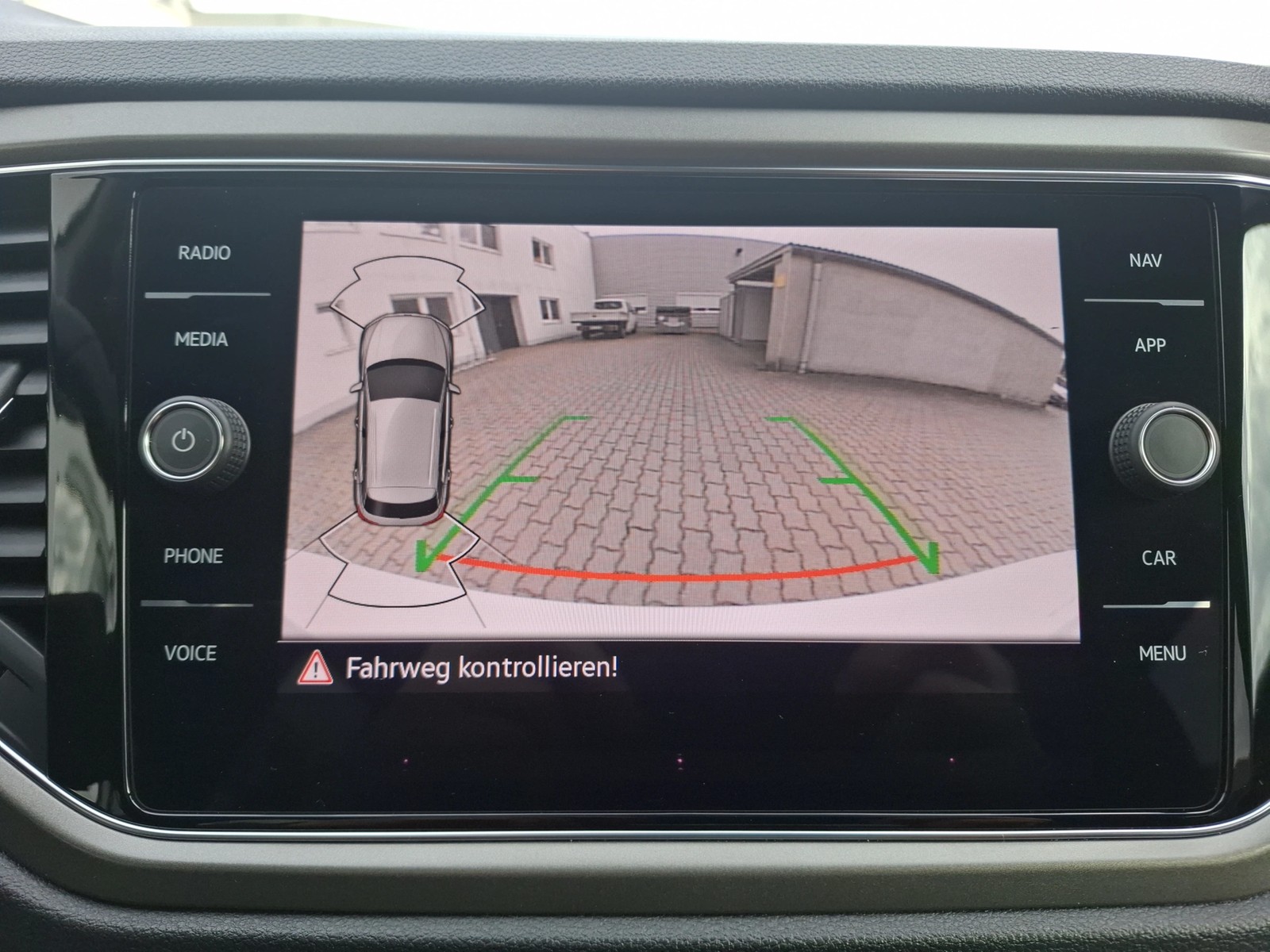 Fahrzeugabbildung Volkswagen T-Roc TSI Style LED AHK Navi AID ACC RFK SHZ