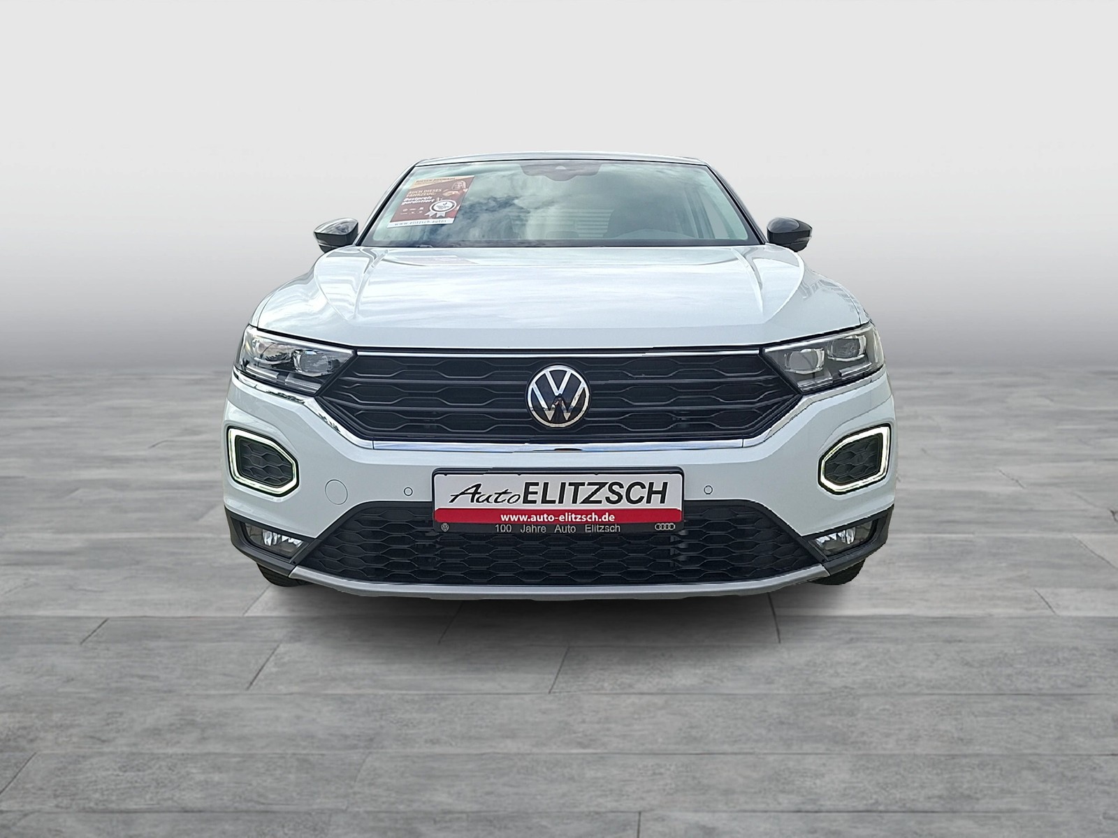 Fahrzeugabbildung Volkswagen T-Roc TSI Style LED AHK Navi AID ACC RFK SHZ