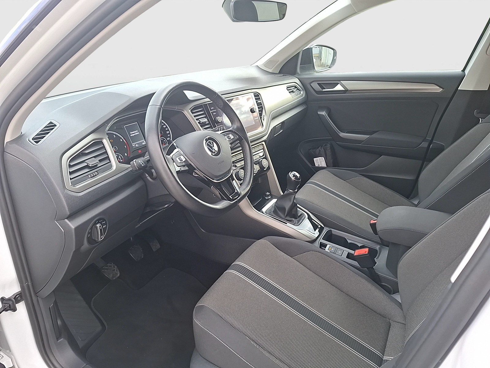 Fahrzeugabbildung Volkswagen T-Roc TSI Style LED AHK Navi AID ACC RFK SHZ