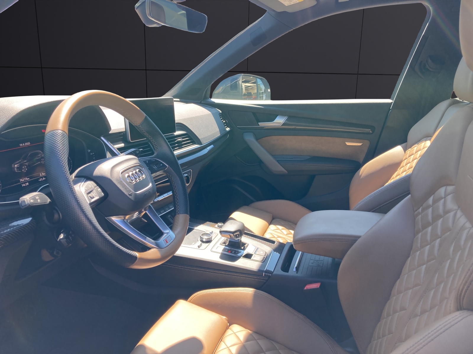 Fahrzeugabbildung Audi Q5 55 TFSI e quattro sport 55 TFSI e quattro sport MATRIX HEAD UP PANO RFK