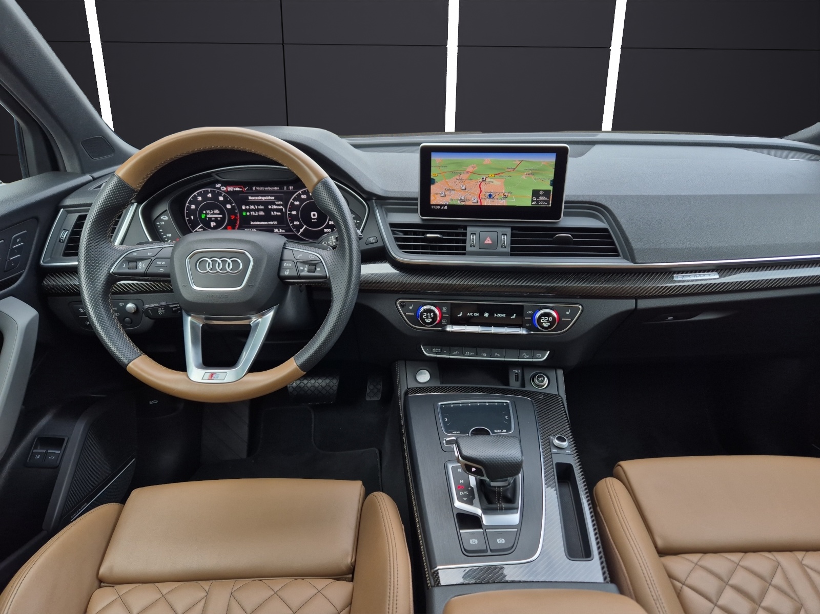 Fahrzeugabbildung Audi Q5 55 TFSI e quattro sport 55 TFSI e quattro sport MATRIX HEAD UP PANO RFK