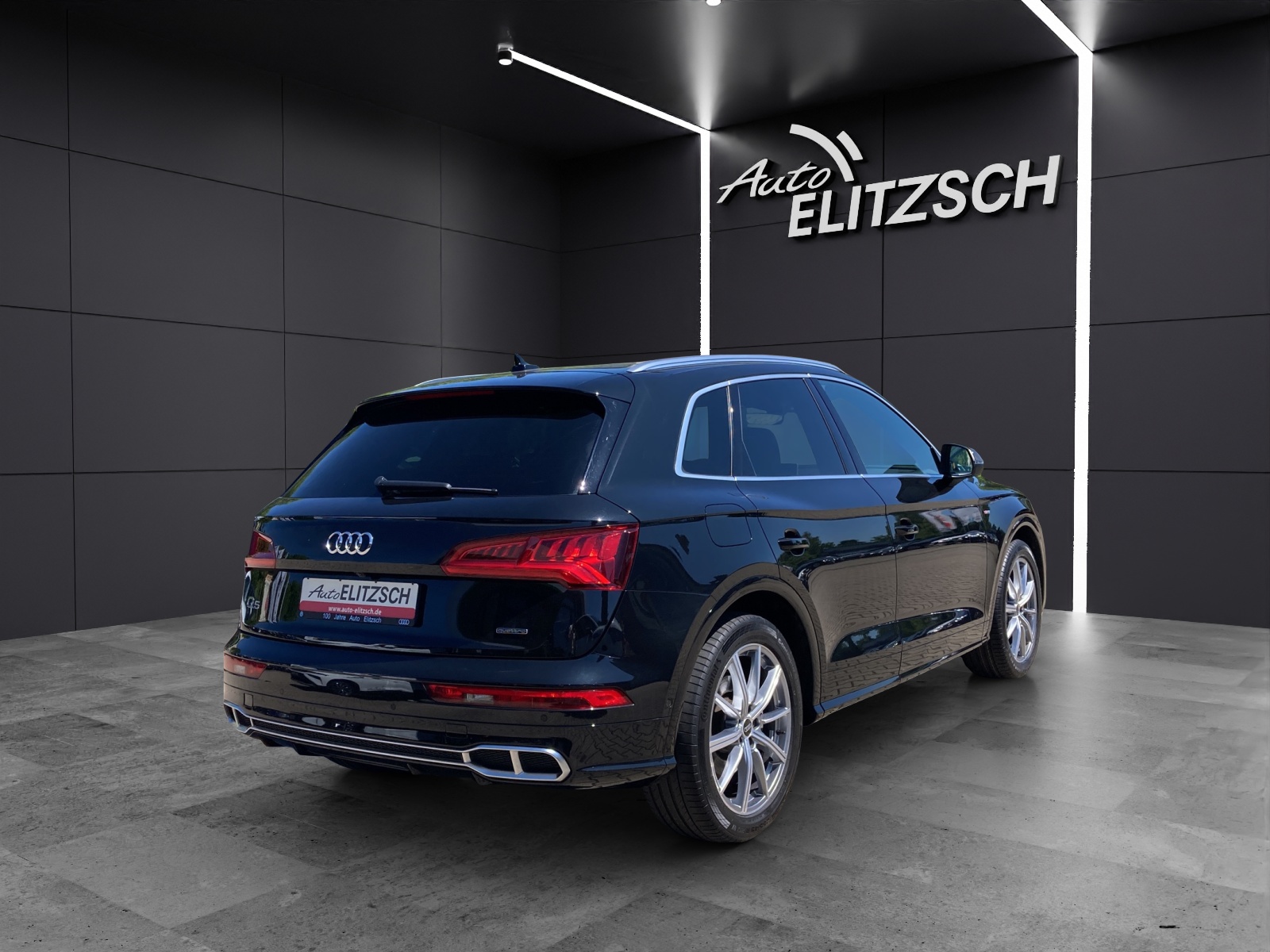 Fahrzeugabbildung Audi Q5 55 TFSI e quattro sport 55 TFSI e quattro sport MATRIX HEAD UP PANO RFK