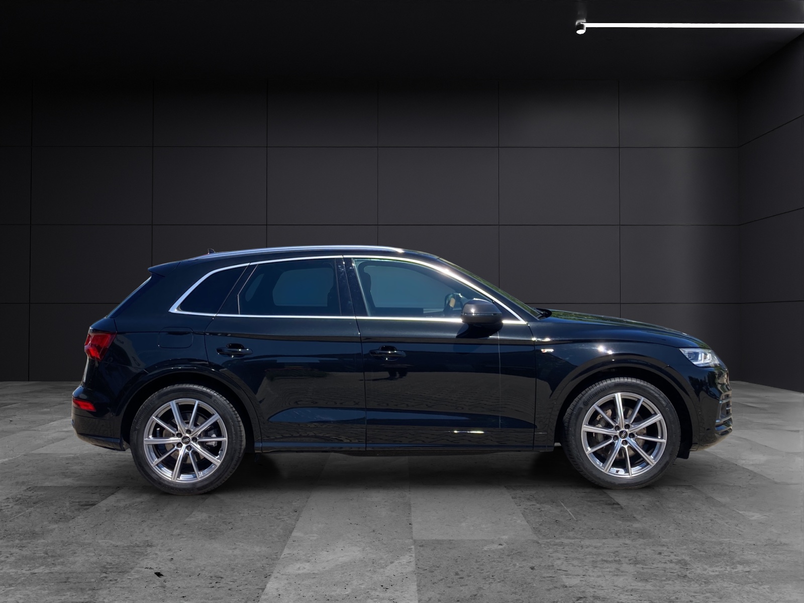 Fahrzeugabbildung Audi Q5 55 TFSI e quattro sport 55 TFSI e quattro sport MATRIX HEAD UP PANO RFK
