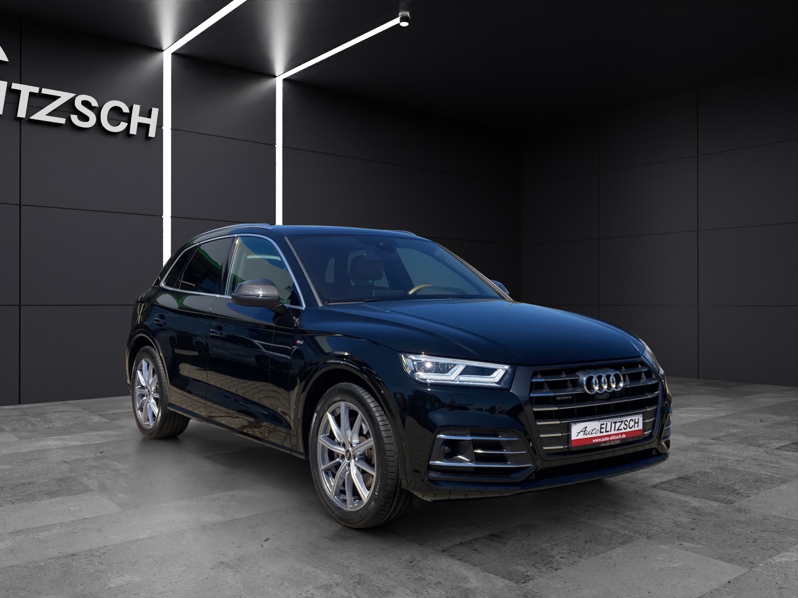 Fahrzeugabbildung Audi Q5 55 TFSI e quattro sport 55 TFSI e quattro sport MATRIX HEAD UP PANO RFK