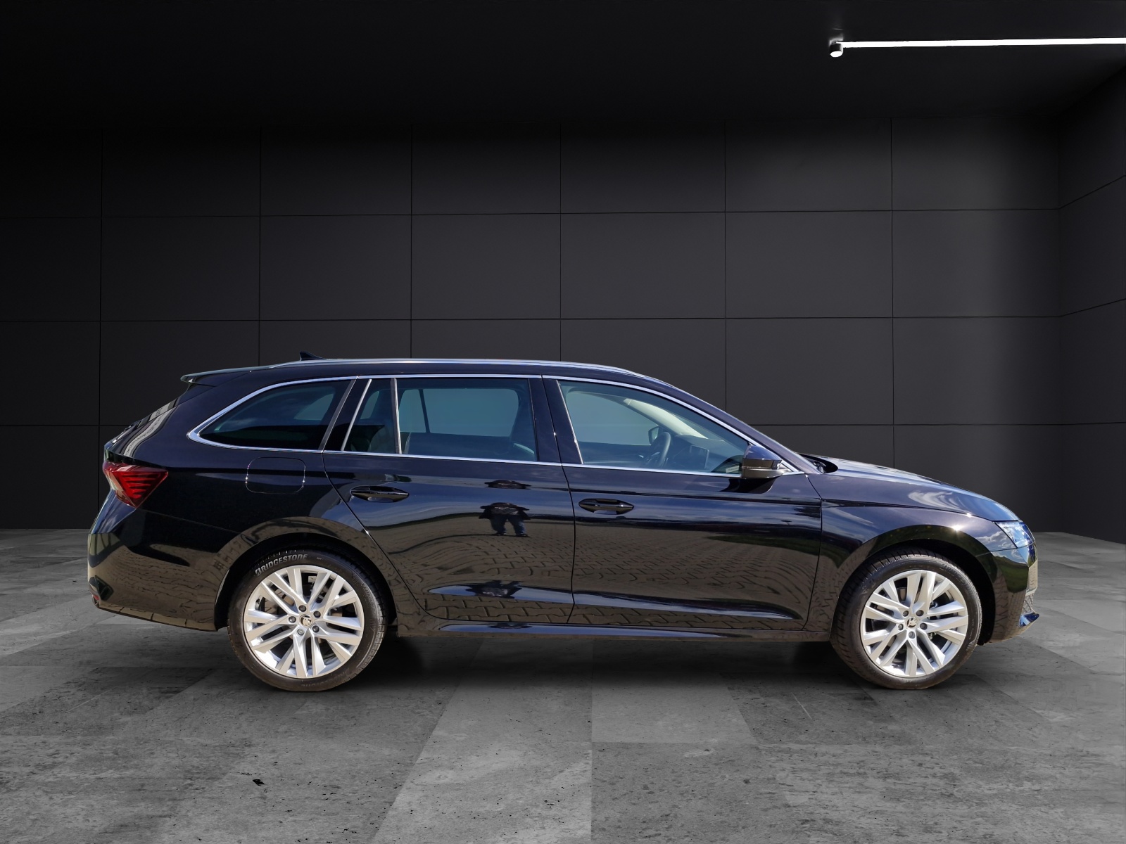 Fahrzeugabbildung SKODA Octavia Combi Exclusive 2.0 TDI DSG ACC LED KAMERA