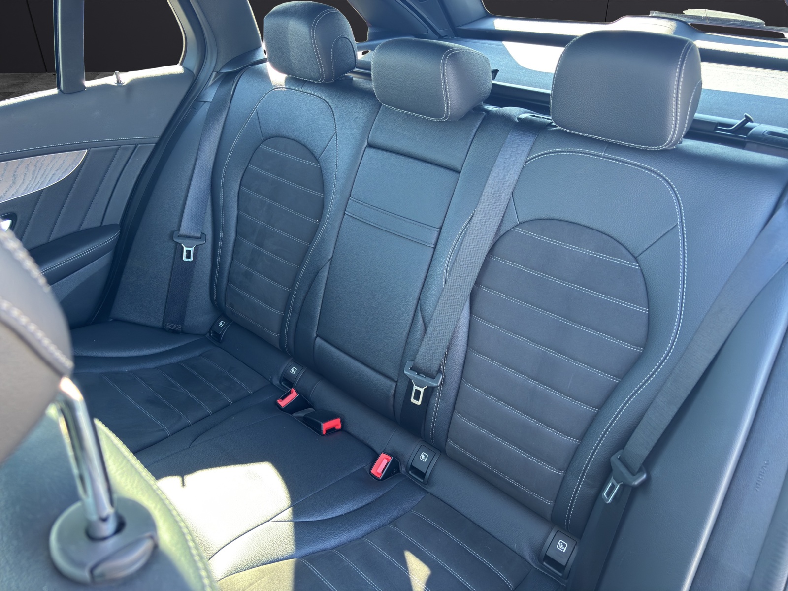 Fahrzeugabbildung Mercedes-Benz C 220 T d AMG Line PANO AHK BURMESTER