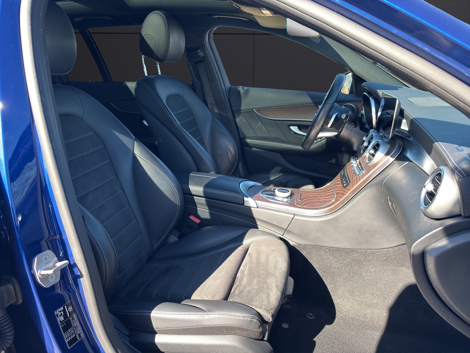 Fahrzeugabbildung Mercedes-Benz C 220 T d AMG Line PANO AHK BURMESTER