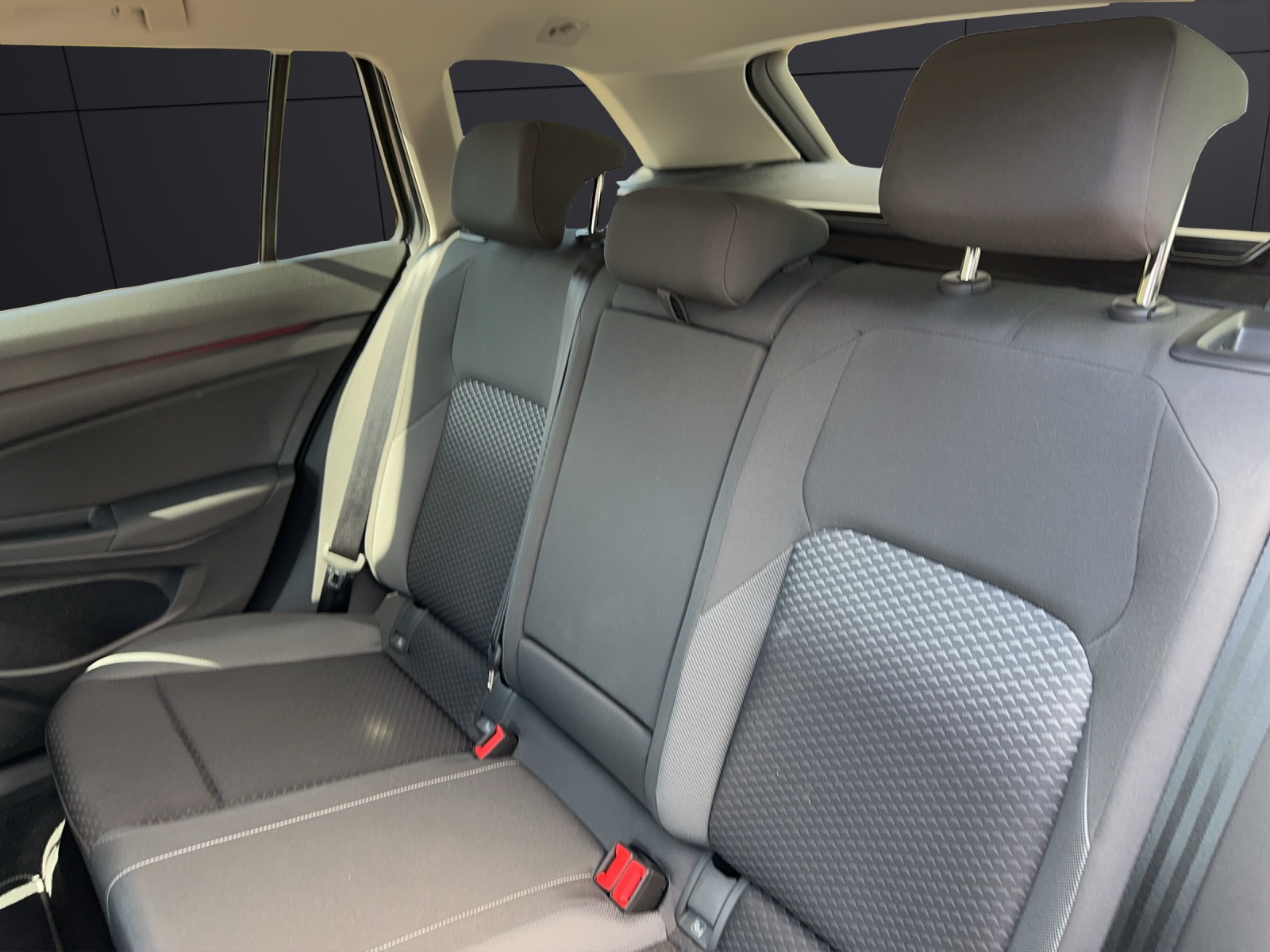 Fahrzeugabbildung Volkswagen Golf VIII Variant eTSI Active DSG NAVI LED AppConnect
