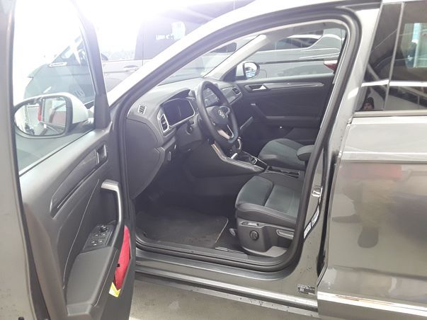 Fahrzeugabbildung Volkswagen T-Roc TSI Style DSG LEDplus AHK Navi AID ACC Park-Assist SH 19