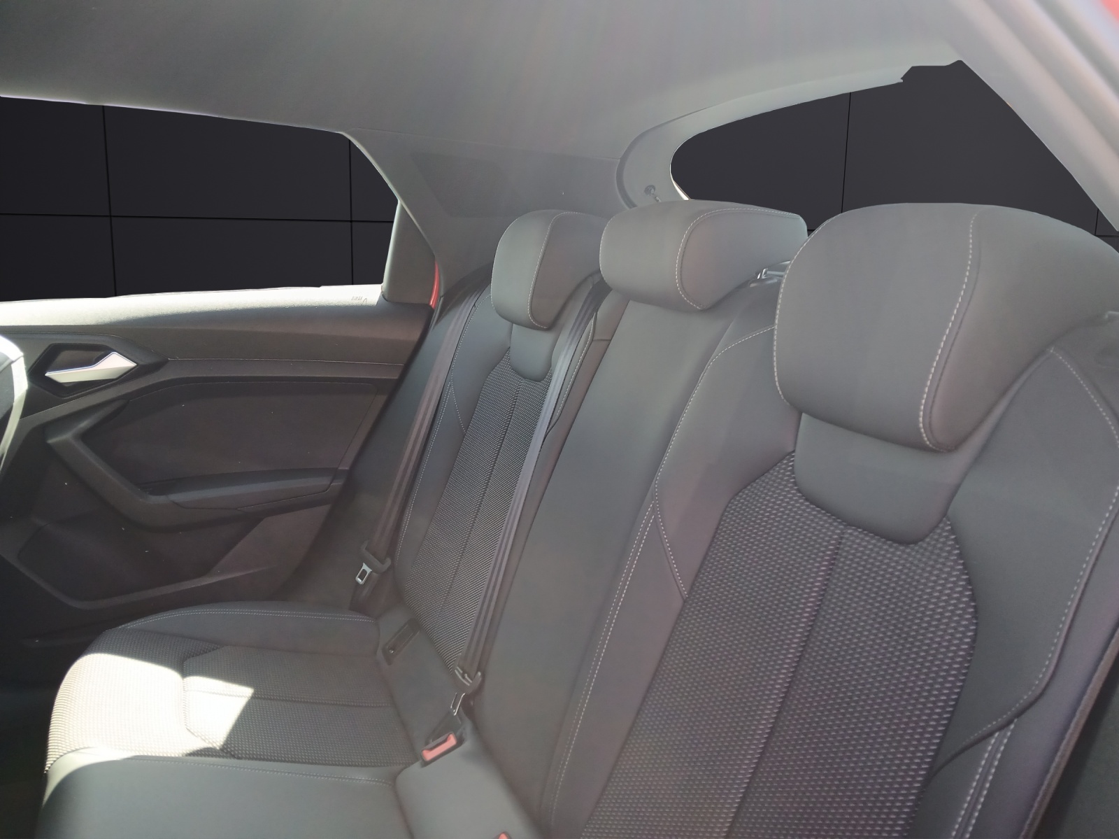 Fahrzeugabbildung Audi A1 Sportback 35 TFSI S-line S-tronic STH LED Navi AVC ACC RFK