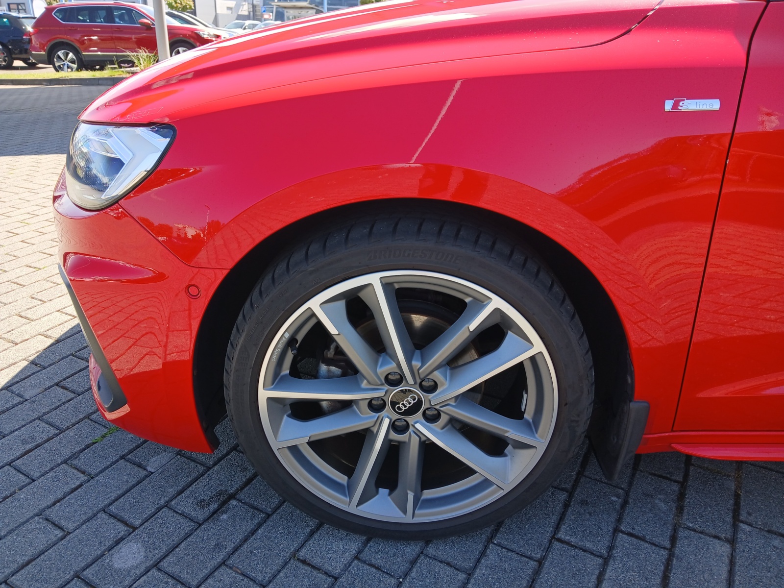 Fahrzeugabbildung Audi A1 Sportback 35 TFSI S-line S-tronic STH LED Navi AVC ACC RFK