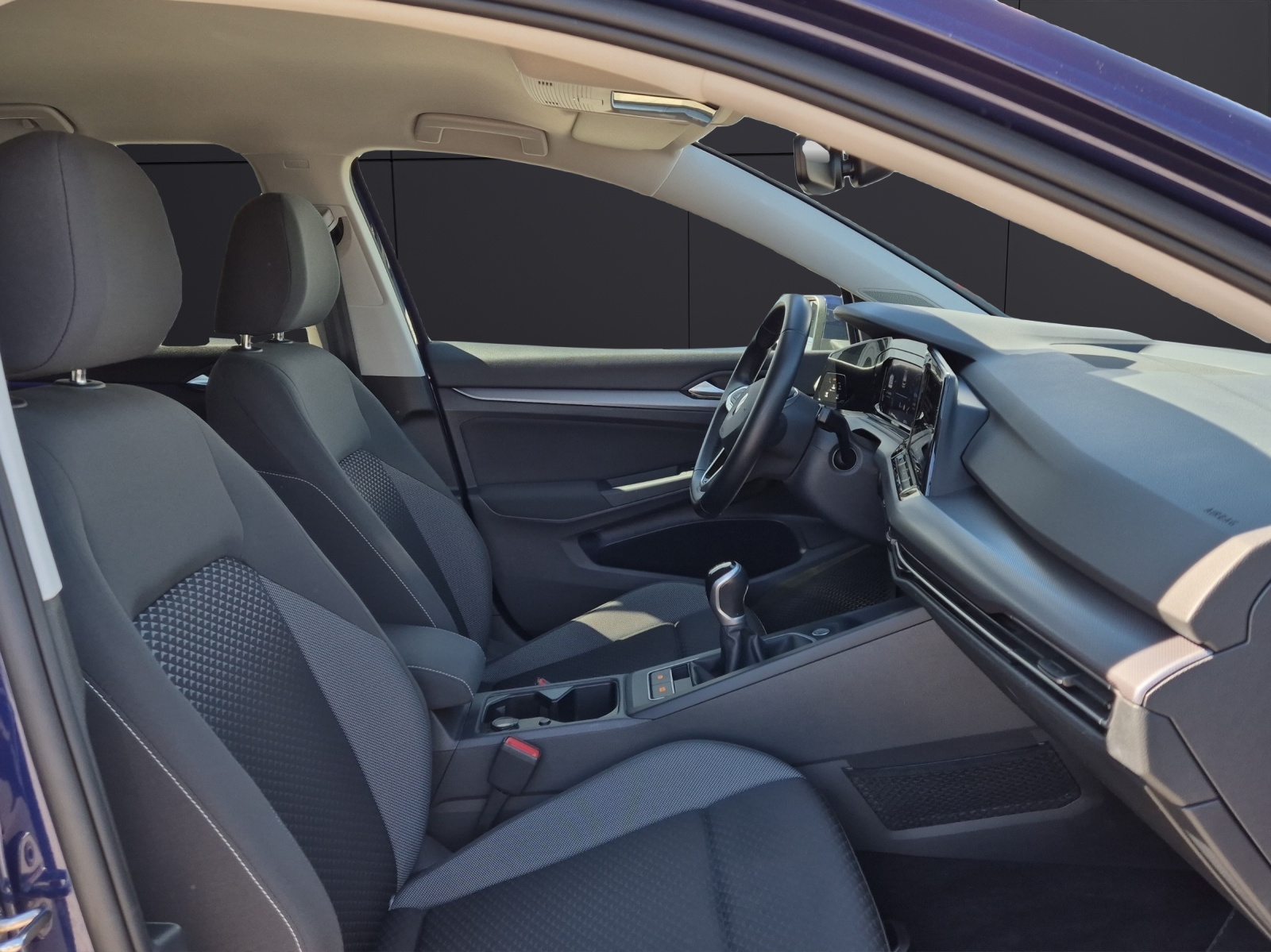 Fahrzeugabbildung Volkswagen Golf VIII TSI Active LED Navi AID ACC SH LHZ LM