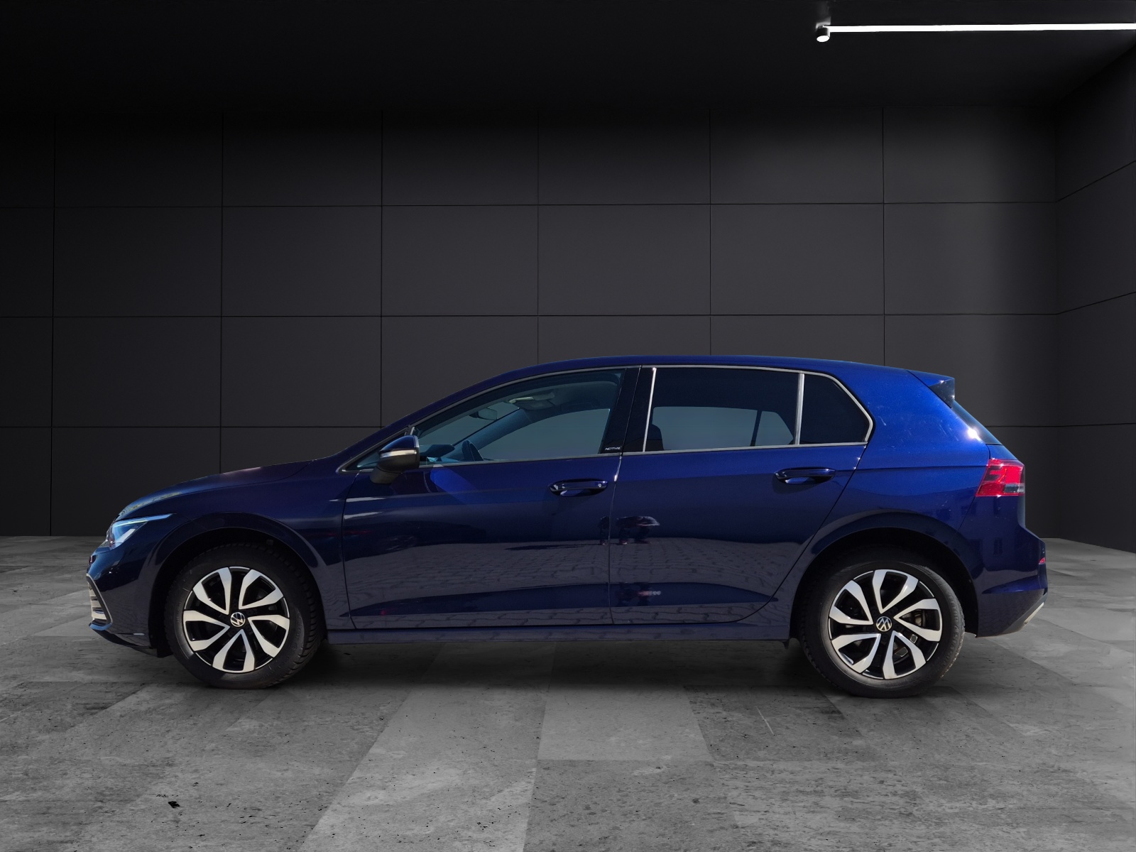 Fahrzeugabbildung Volkswagen Golf VIII TSI Active LED Navi AID ACC SH LHZ LM