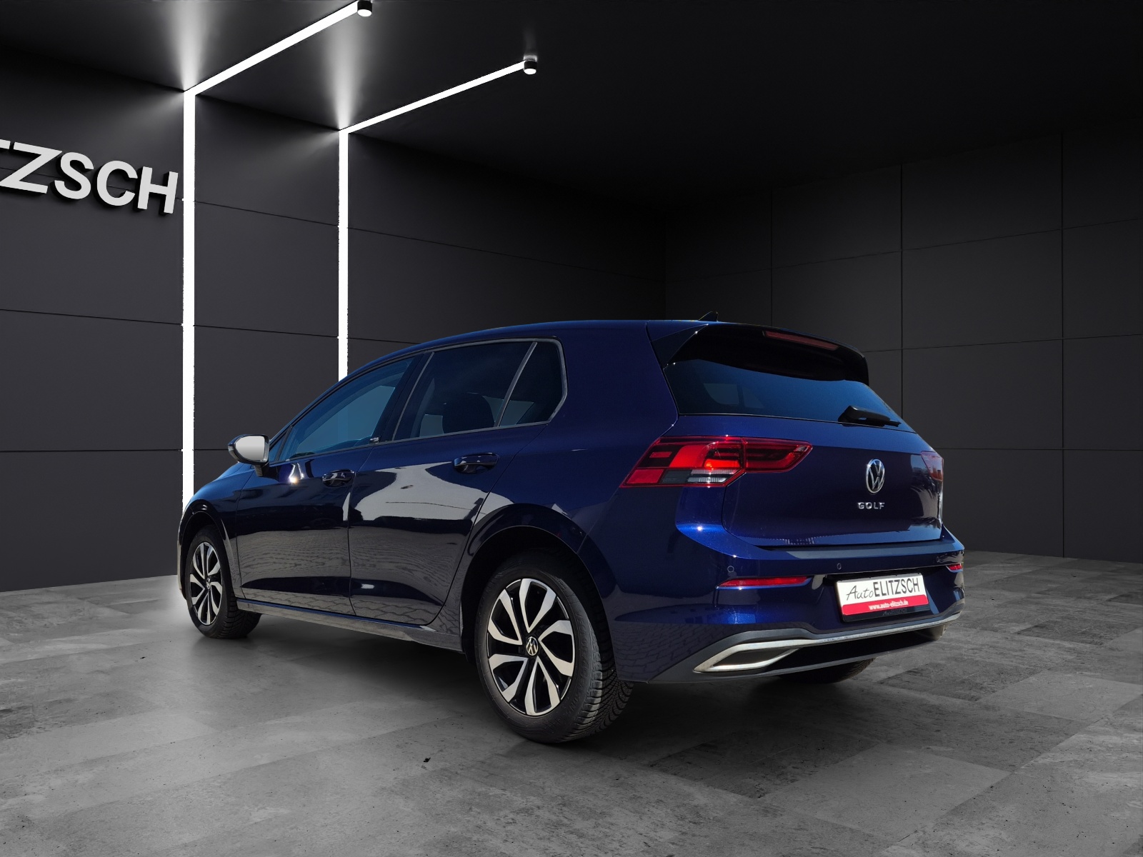 Fahrzeugabbildung Volkswagen Golf VIII TSI Active LED Navi AID ACC SH LHZ LM