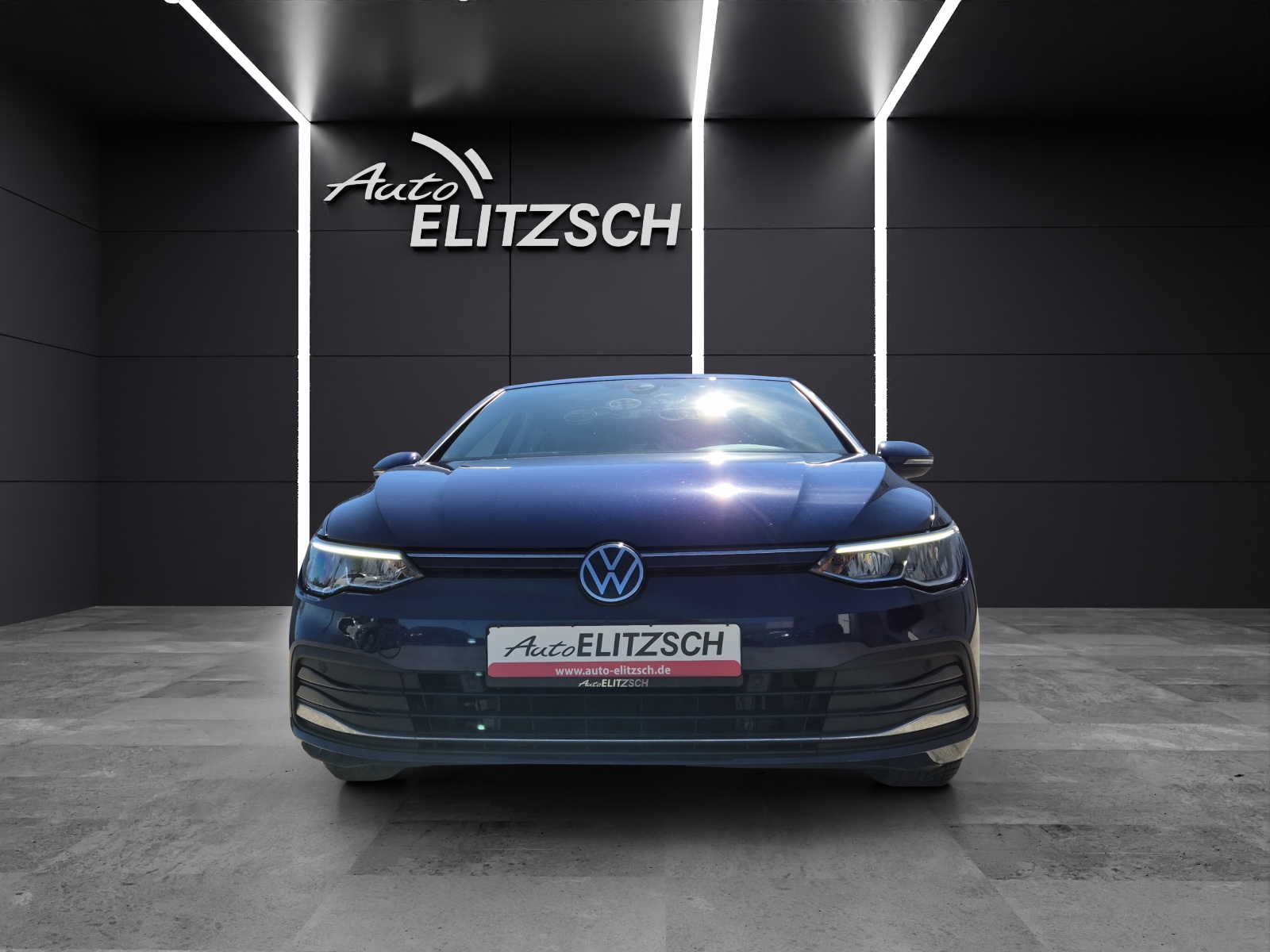 Fahrzeugabbildung Volkswagen Golf VIII TSI Active LED Navi AID ACC SH LHZ LM