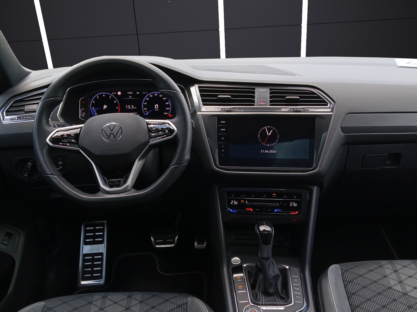 Fahrzeugabbildung Volkswagen Tiguan Allspace TSI R-Line DSG 4M LED PANO RFK SH