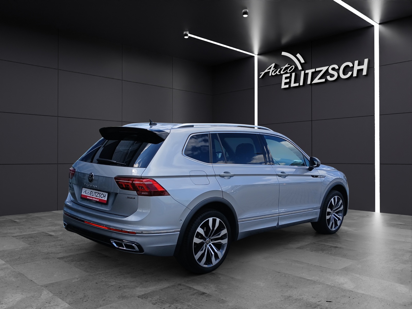 Fahrzeugabbildung Volkswagen Tiguan Allspace TSI R-Line DSG 4M LED PANO RFK SH