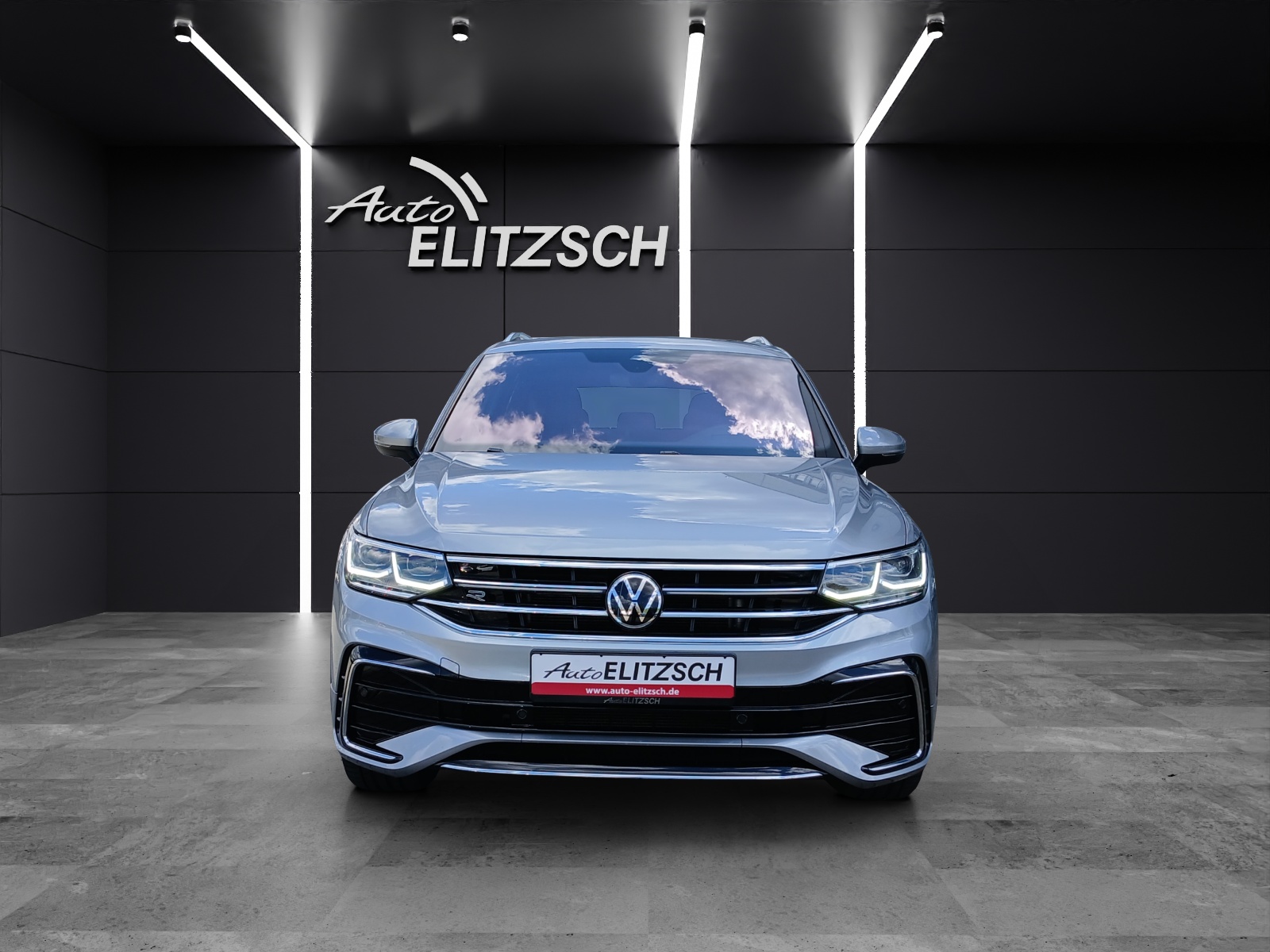 Fahrzeugabbildung Volkswagen Tiguan Allspace TSI R-Line DSG 4M LED PANO RFK SH