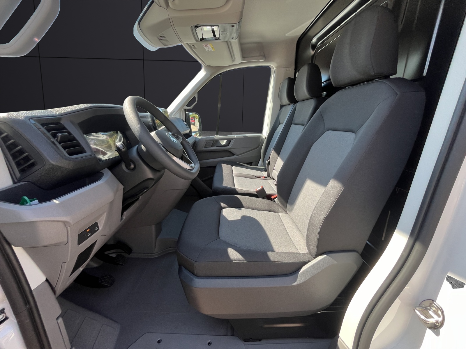 Fahrzeugabbildung Volkswagen Crafter Kasten 2,0l TDI 103 kW MR KLIMA KAMERA HOLZFUSSBODEN