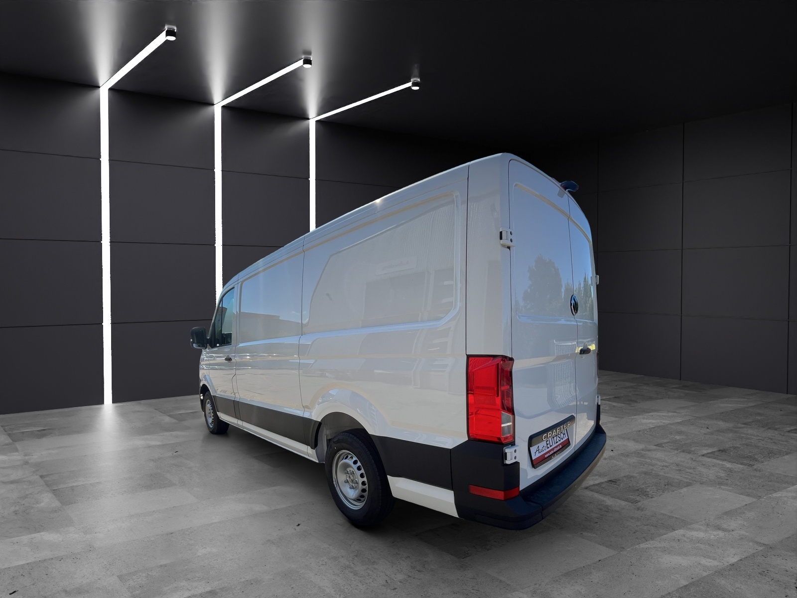 Fahrzeugabbildung Volkswagen Crafter Kasten 2,0l TDI 103 kW MR KLIMA KAMERA HOLZFUSSBODEN