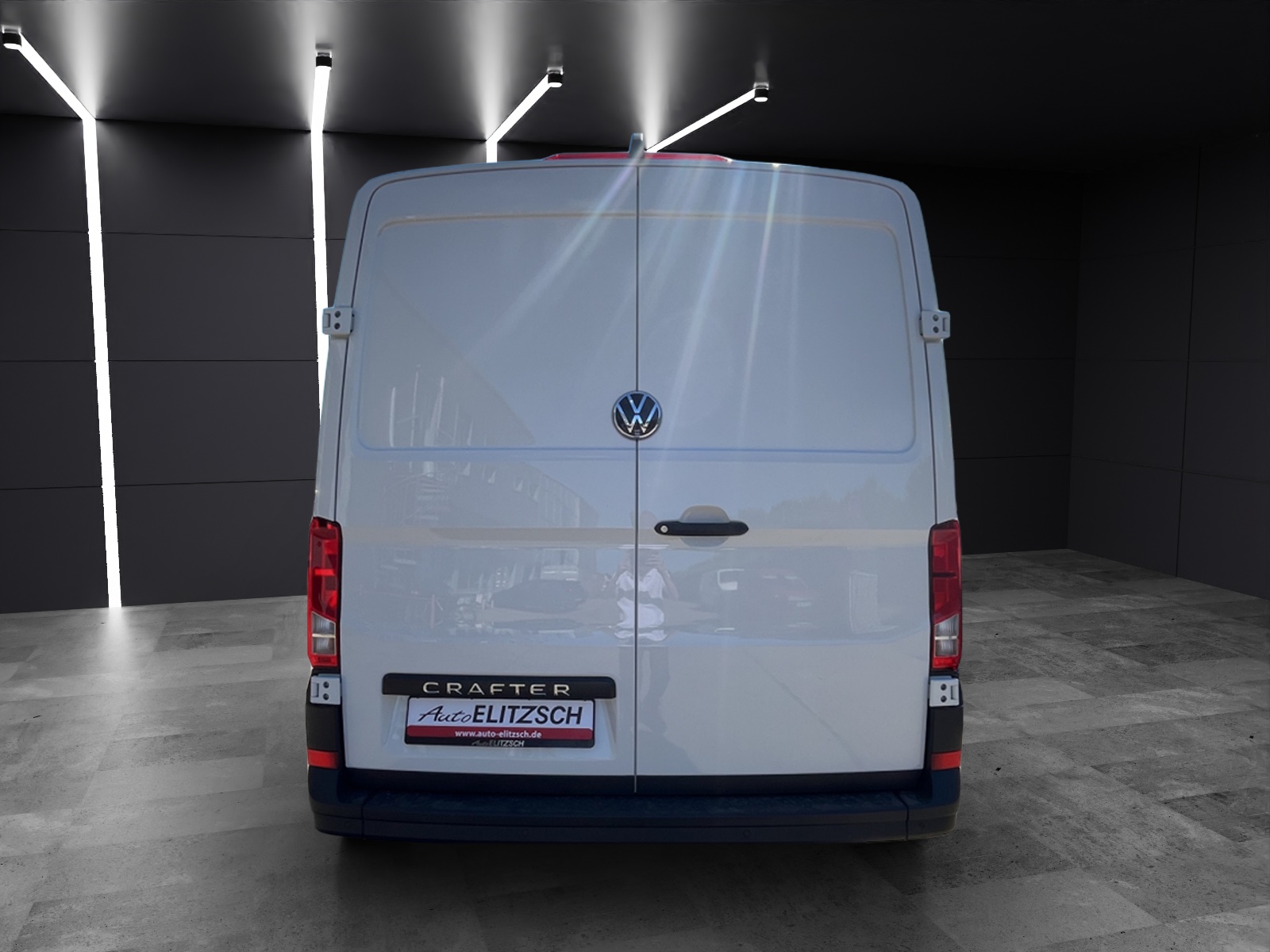 Fahrzeugabbildung Volkswagen Crafter Kasten 2,0l TDI 103 kW MR KLIMA KAMERA HOLZFUSSBODEN