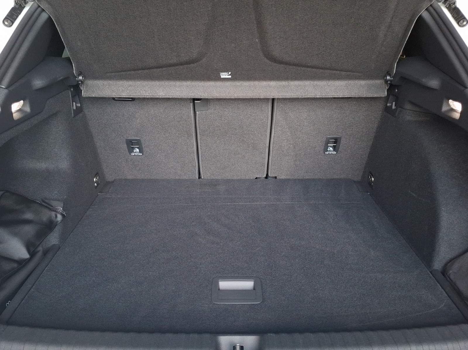 Fahrzeugabbildung SEAT Terramar eTSI Matrix Navi HUD ACC RFK SHZ 19