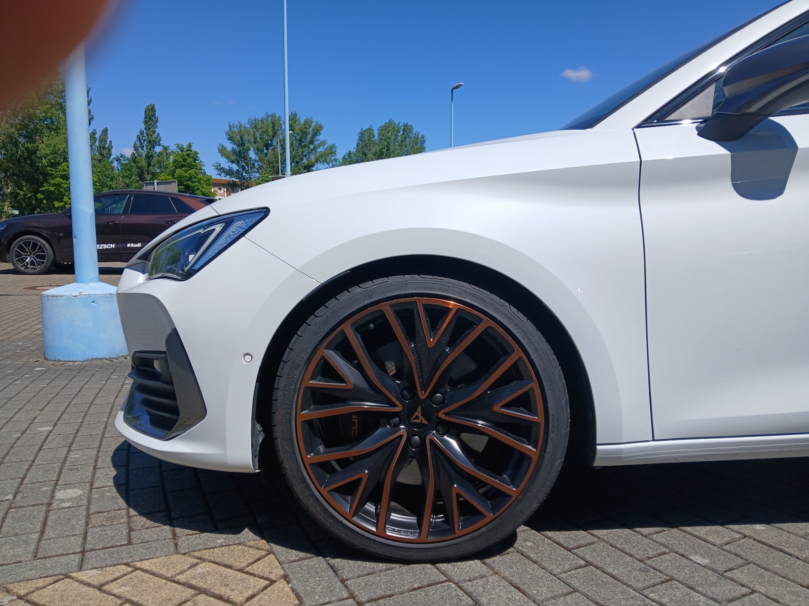 Fahrzeugabbildung CUPRA Leon Sportstourer VZ 4Drive DSG LED Navi ACC RFK SH 19