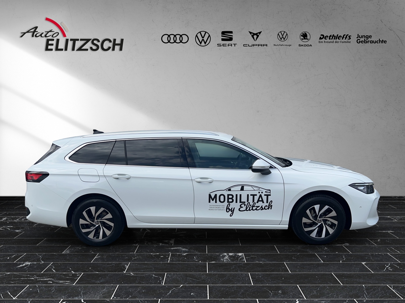 Fahrzeugabbildung Volkswagen Passat TSI Business DSG LED ACC Navi HUD AID Park-Assist SH LM