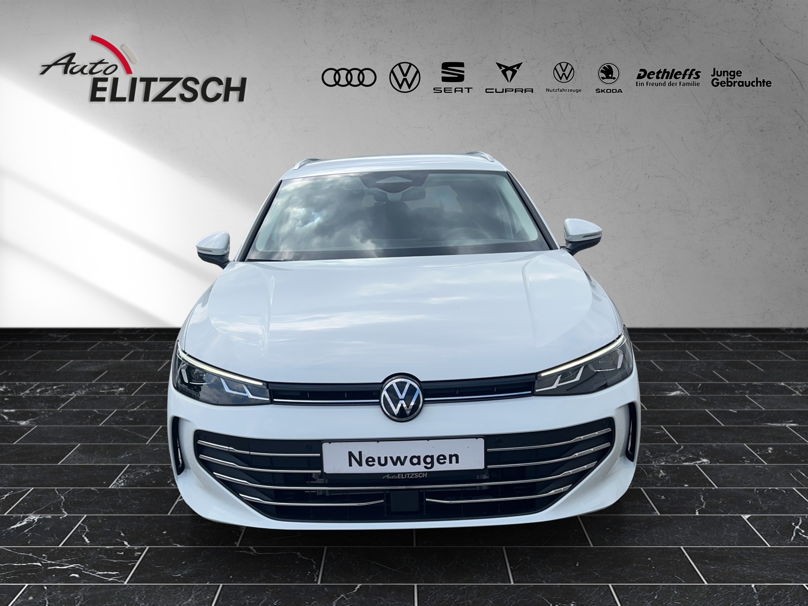 Fahrzeugabbildung Volkswagen Passat TSI Business DSG LED ACC Navi HUD AID Park-Assist SH LM
