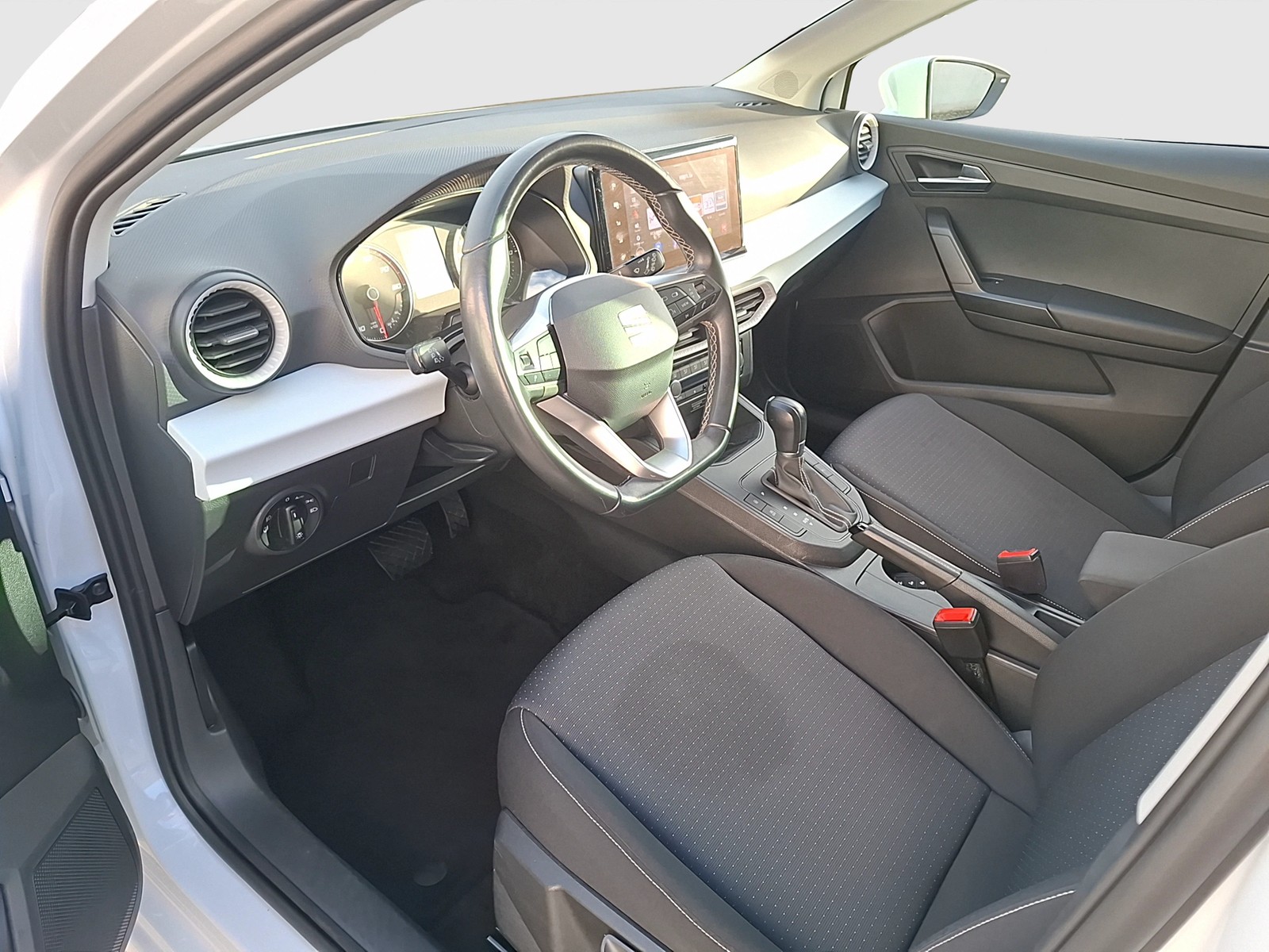 Fahrzeugabbildung SEAT Ibiza TSI Style DSG LED Navi ACC RFK SH