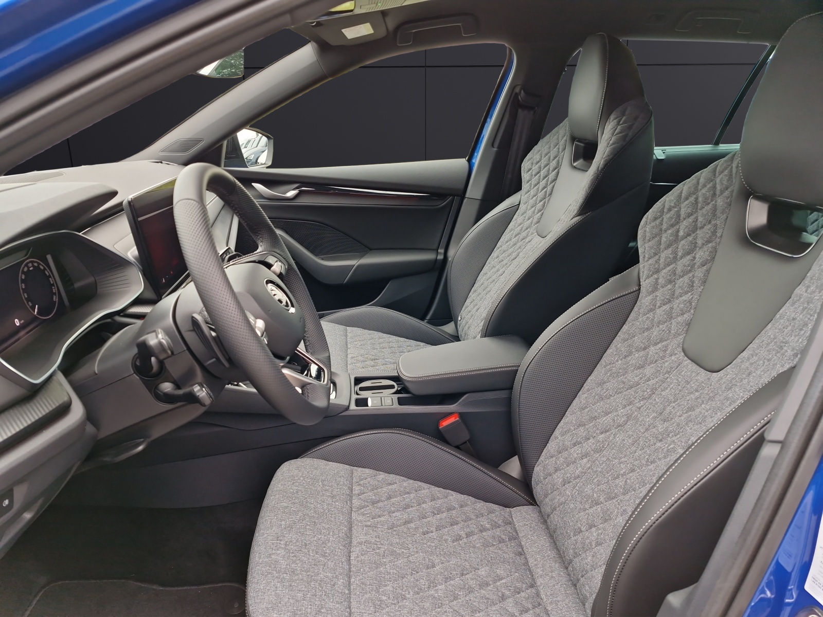 Fahrzeugabbildung SKODA Octavia Combi 1.5 TSI mHEV Sportline DSG ACC NAVI LED