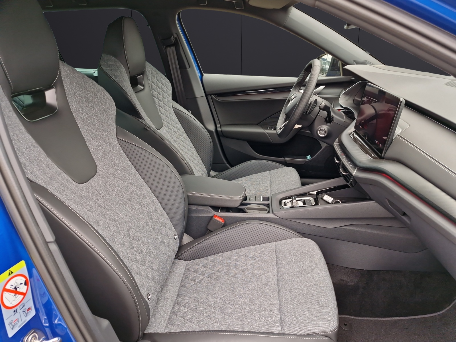 Fahrzeugabbildung SKODA Octavia Combi 1.5 TSI mHEV Sportline DSG ACC NAVI LED