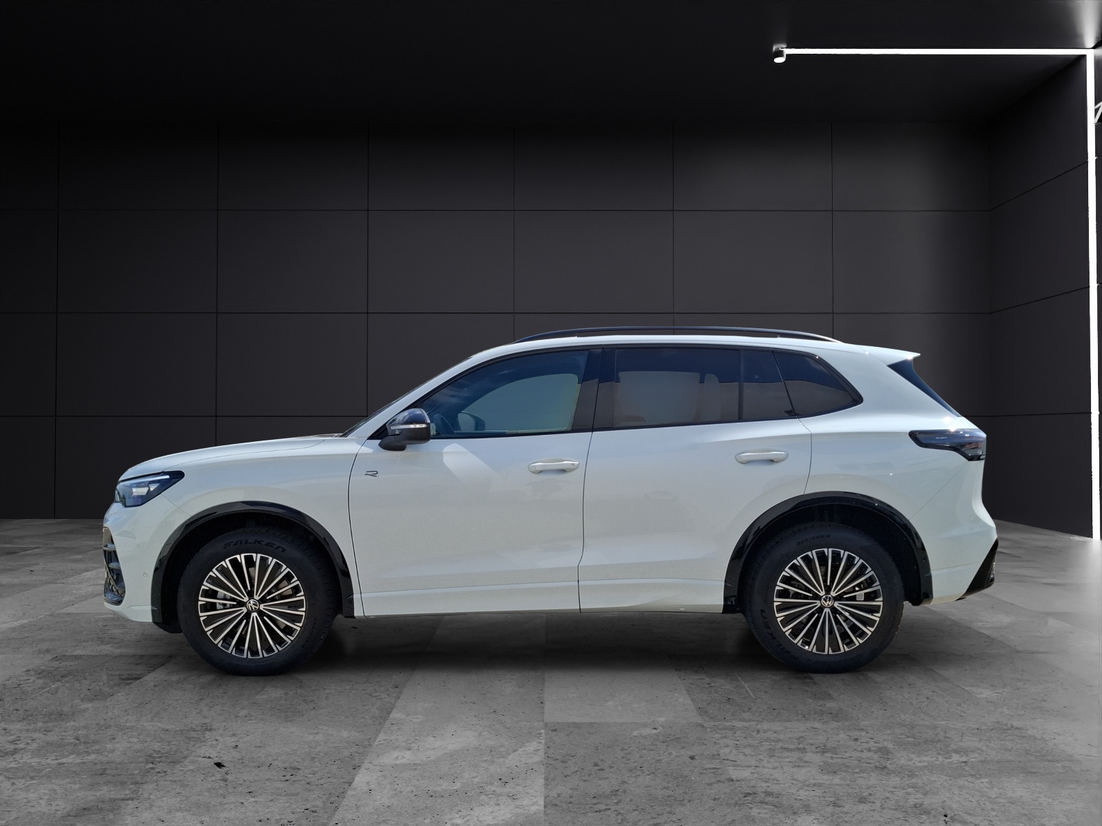 Fahrzeugabbildung Volkswagen Tiguan R-Line-Black-Style TSI 4M DCC