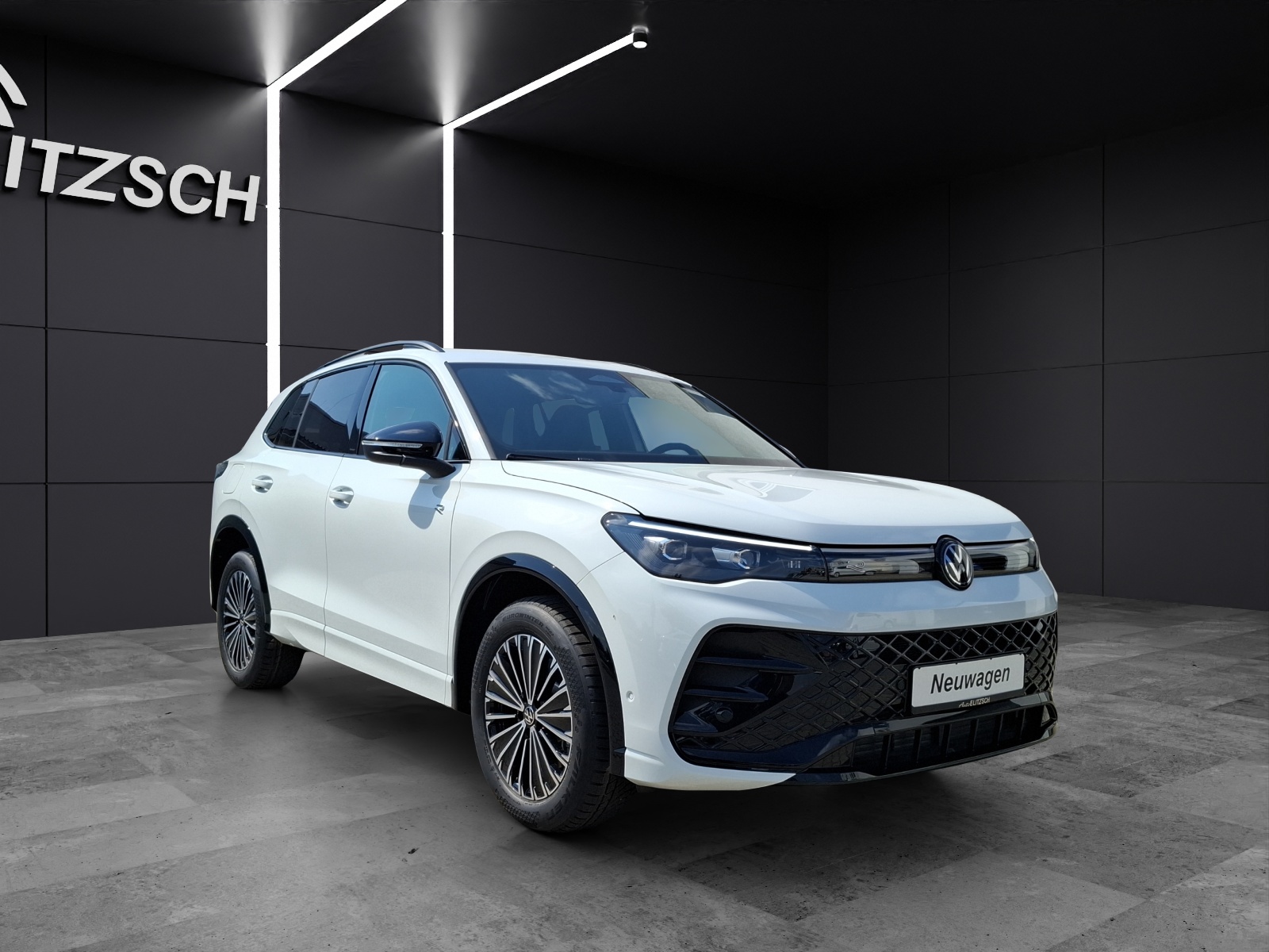 Fahrzeugabbildung Volkswagen Tiguan R-Line-Black-Style TSI 4M DCC