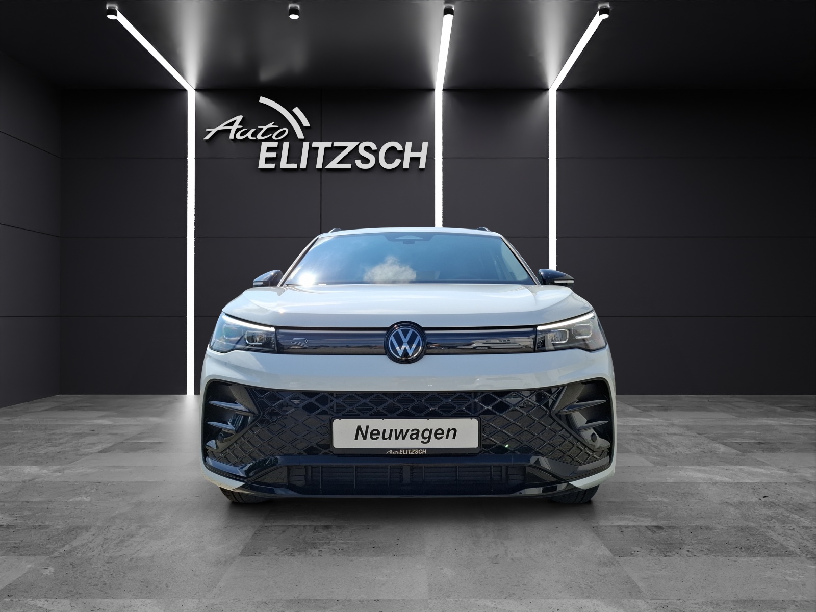 Fahrzeugabbildung Volkswagen Tiguan R-Line-Black-Style TSI 4M DCC