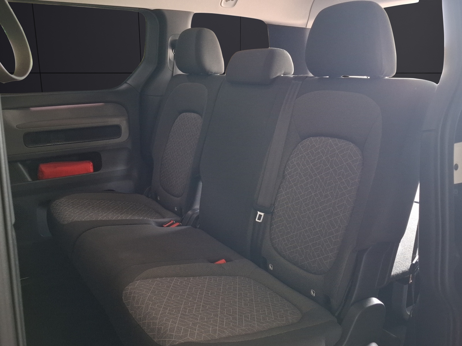 Fahrzeugabbildung Volkswagen ID. Buzz Pro 5-Si LED AHK Navi ACC RFK SH 19
