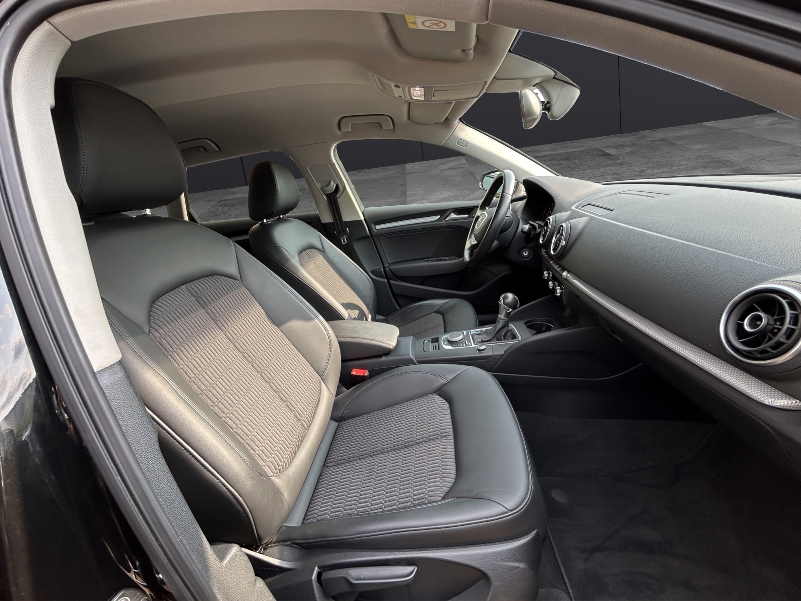 Fahrzeugabbildung Audi A3 Sportback Ambiente TSI DSG AHK XENON NAVI
