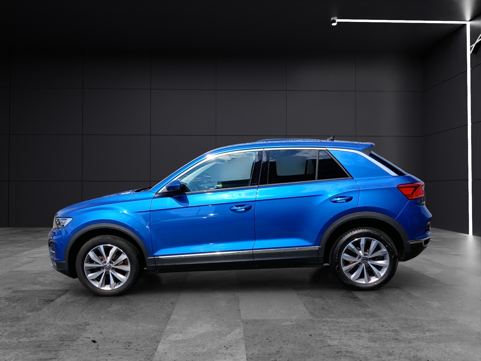 Fahrzeugabbildung Volkswagen T-Roc TSI Style LED AHK Navi ACC RFK SHZ