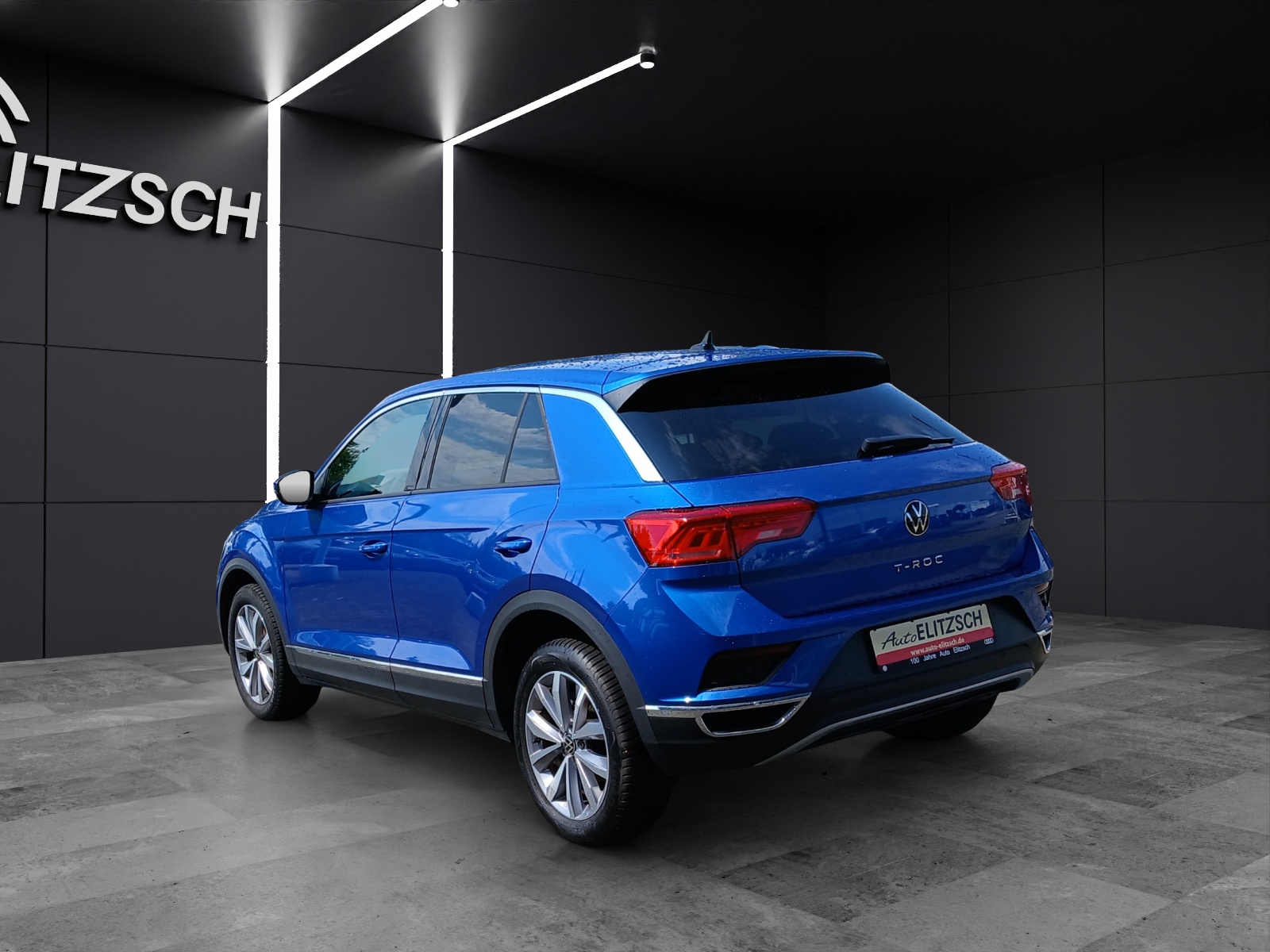 Fahrzeugabbildung Volkswagen T-Roc TSI Style LED AHK Navi ACC RFK SHZ