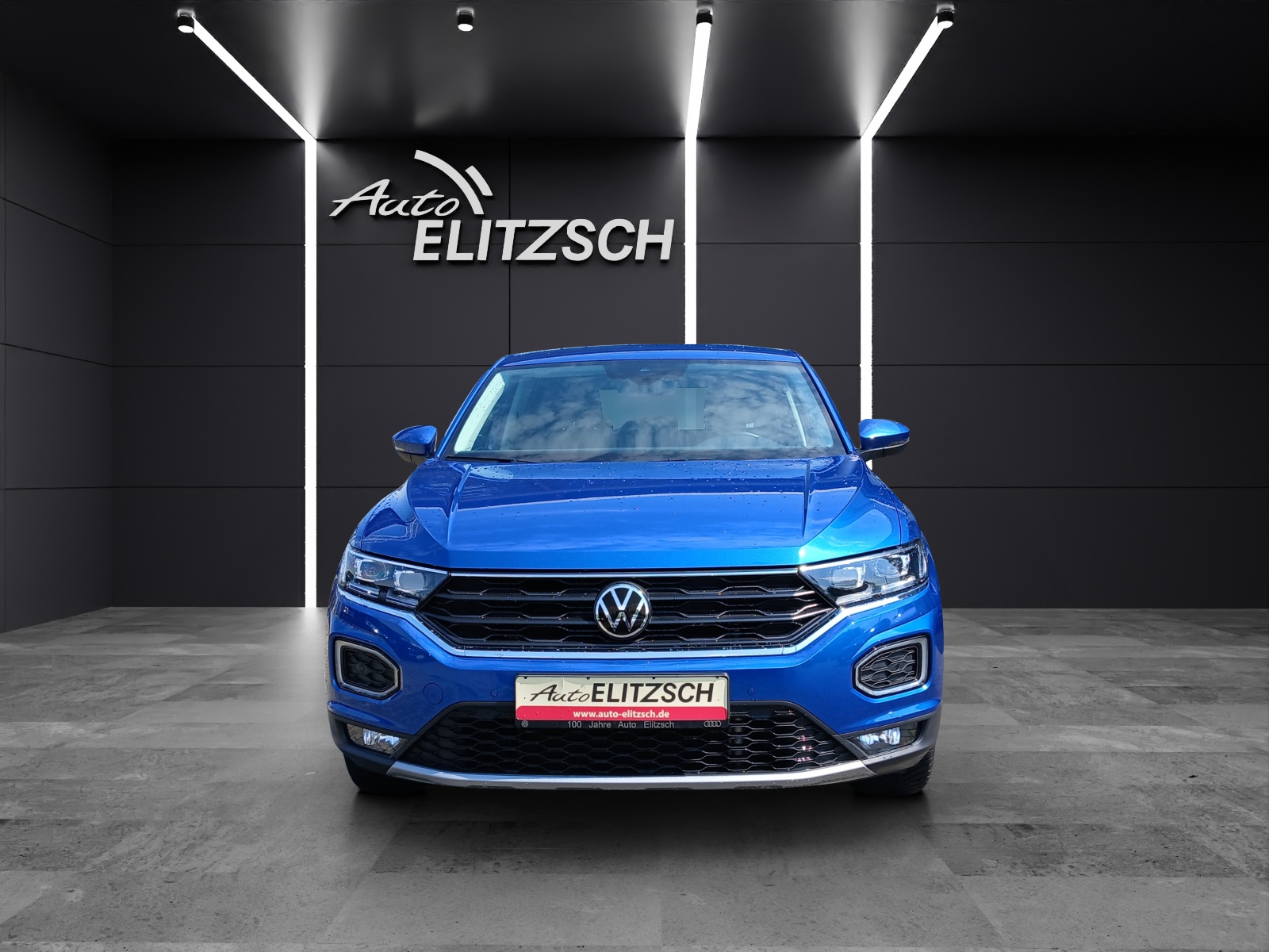 Fahrzeugabbildung Volkswagen T-Roc TSI Style LED AHK Navi ACC RFK SHZ