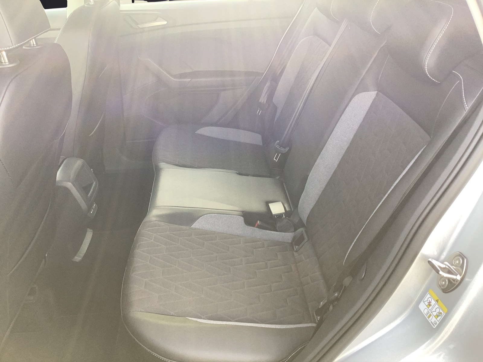 Fahrzeugabbildung Volkswagen T-Cross DSG Energy AHZV RearView ReadyToDiscover