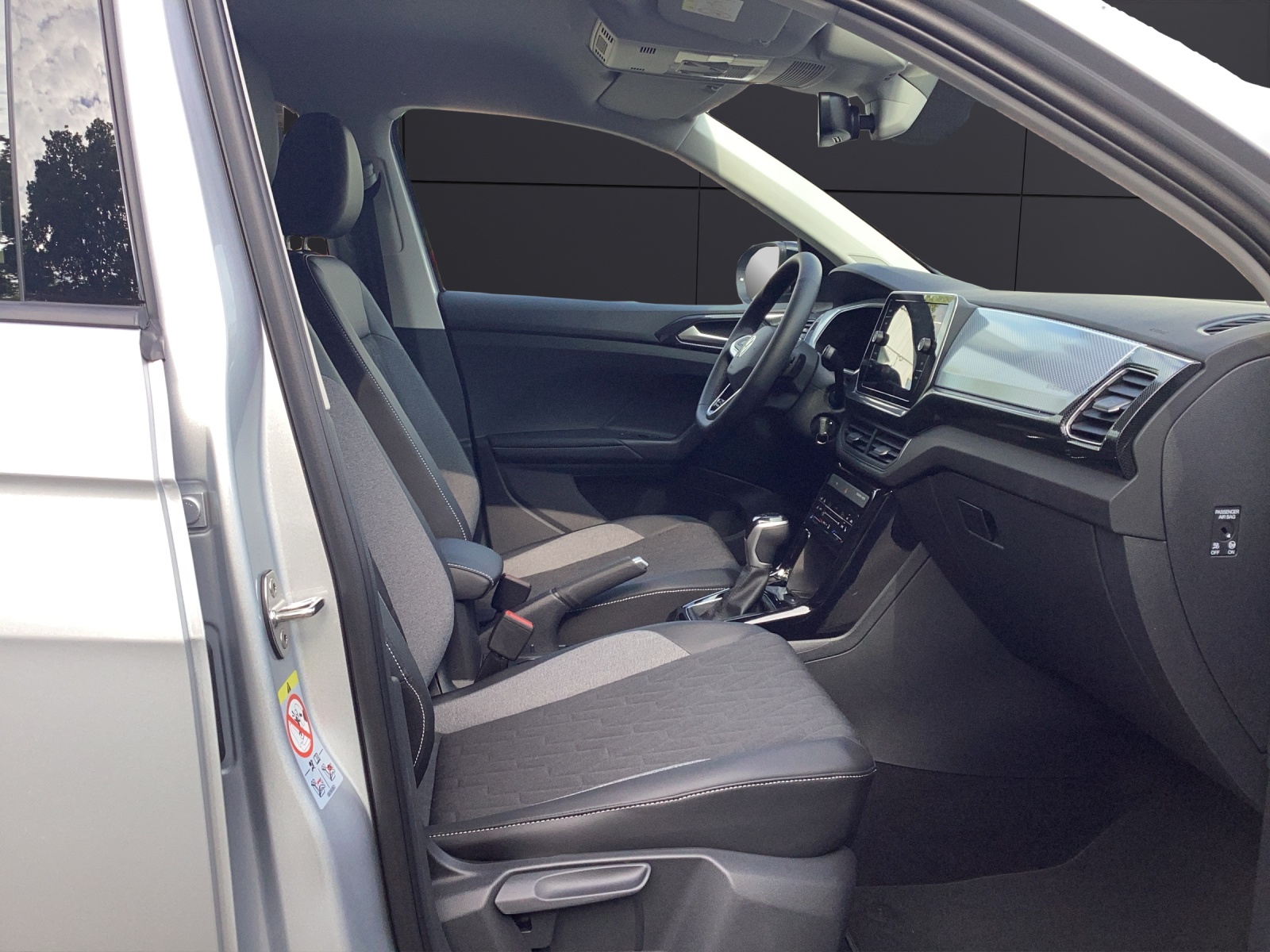 Fahrzeugabbildung Volkswagen T-Cross DSG Energy AHZV RearView ReadyToDiscover