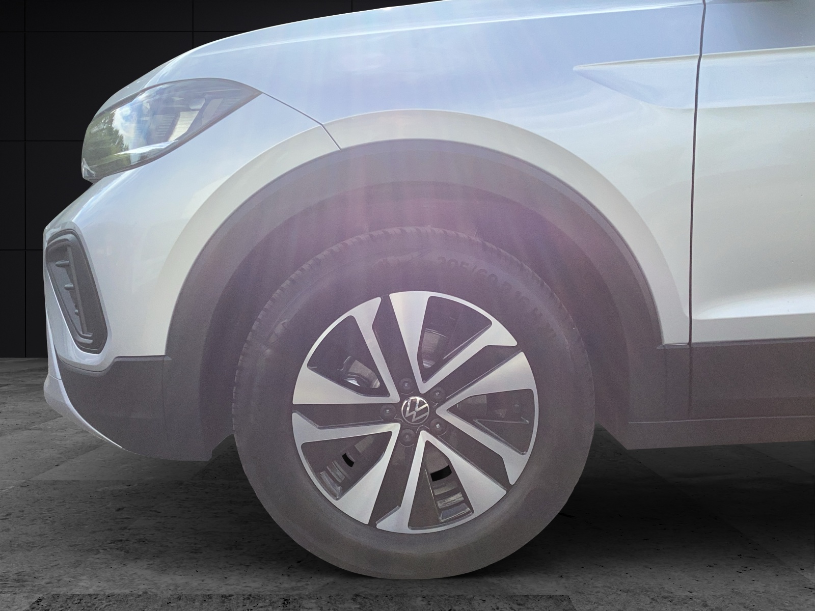 Fahrzeugabbildung Volkswagen T-Cross DSG Energy AHZV RearView ReadyToDiscover