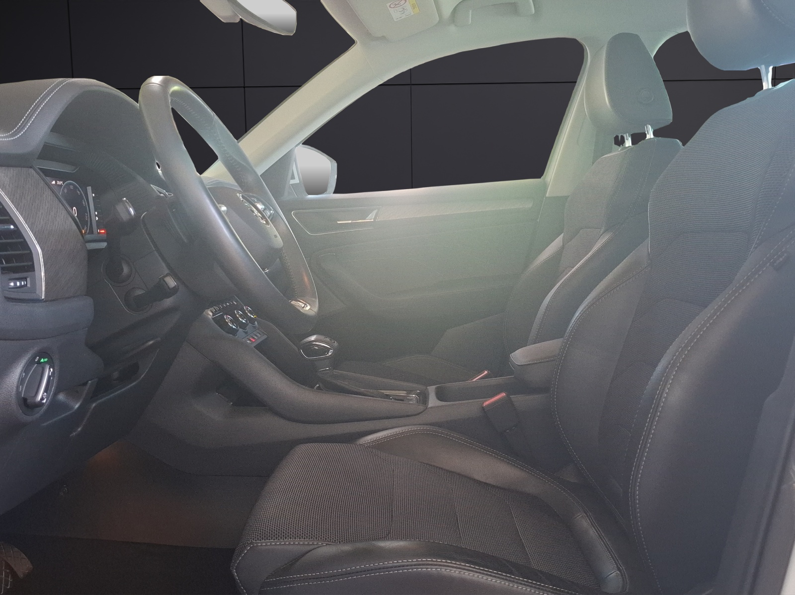 Fahrzeugabbildung SKODA Kodiaq TSI Style DSG 4x4 Matrix Navi AID ACC RFK SH