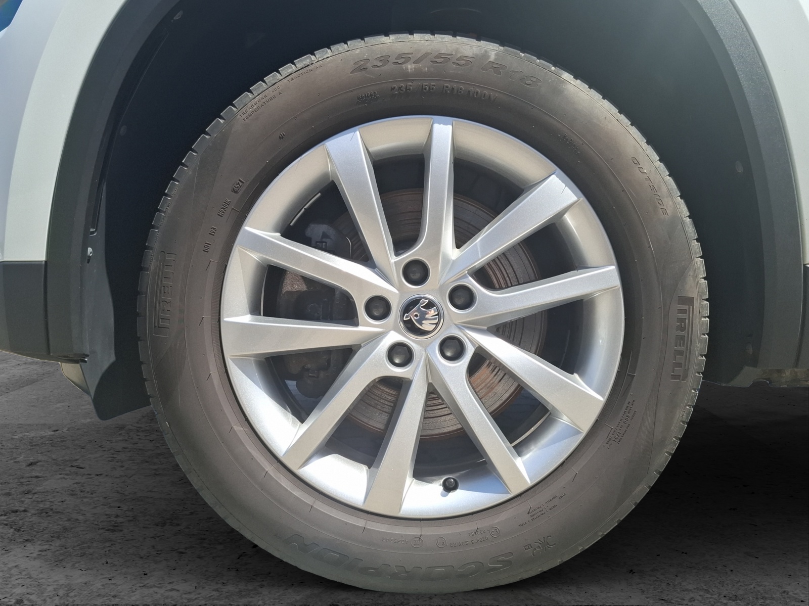 Fahrzeugabbildung SKODA Kodiaq TSI Style DSG 4x4 Matrix Navi AID ACC RFK SH