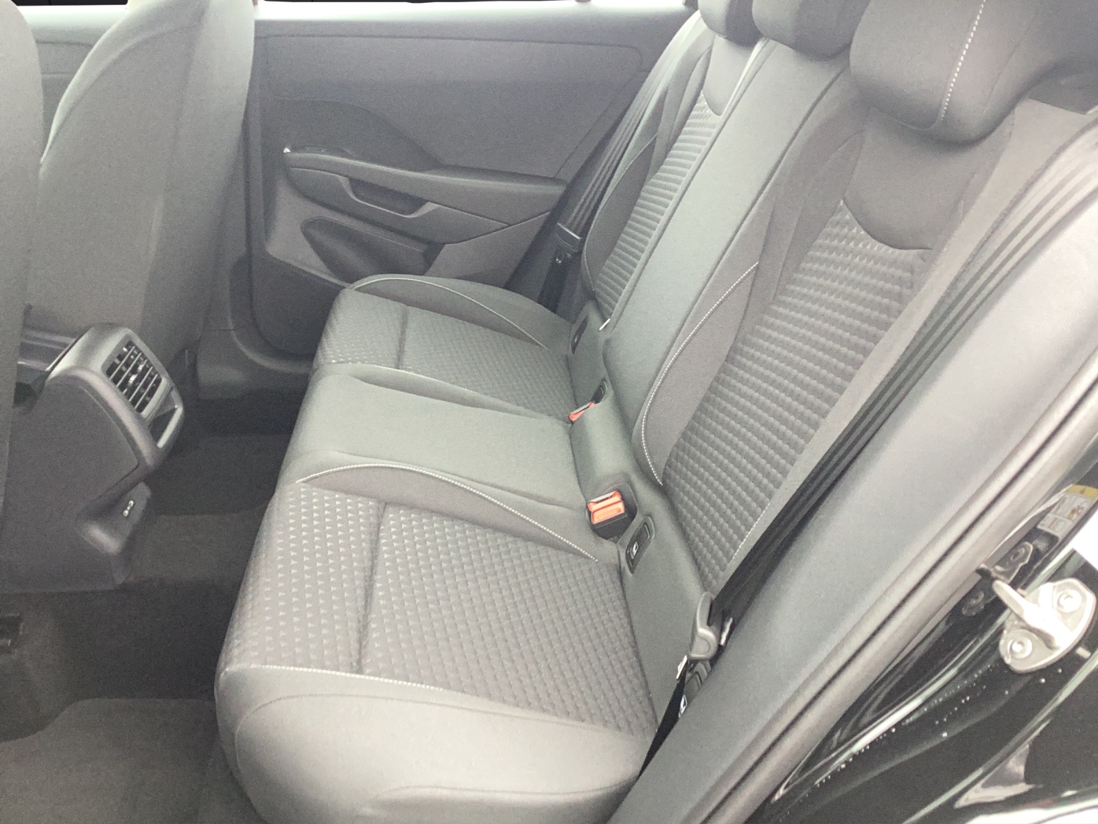 Fahrzeugabbildung Volkswagen T-Roc Trend AHZV LED DAB