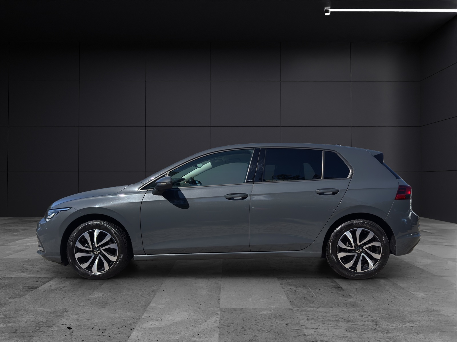 Fahrzeugabbildung Volkswagen Golf VIII Active TDI DSG LED ACC SHZ PDC NAVI AMBIENTE KLIMA